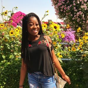 Meet your Posher, Alexis